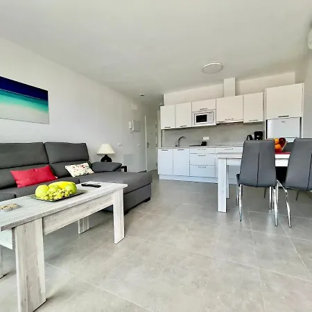 Sunny Apartment *